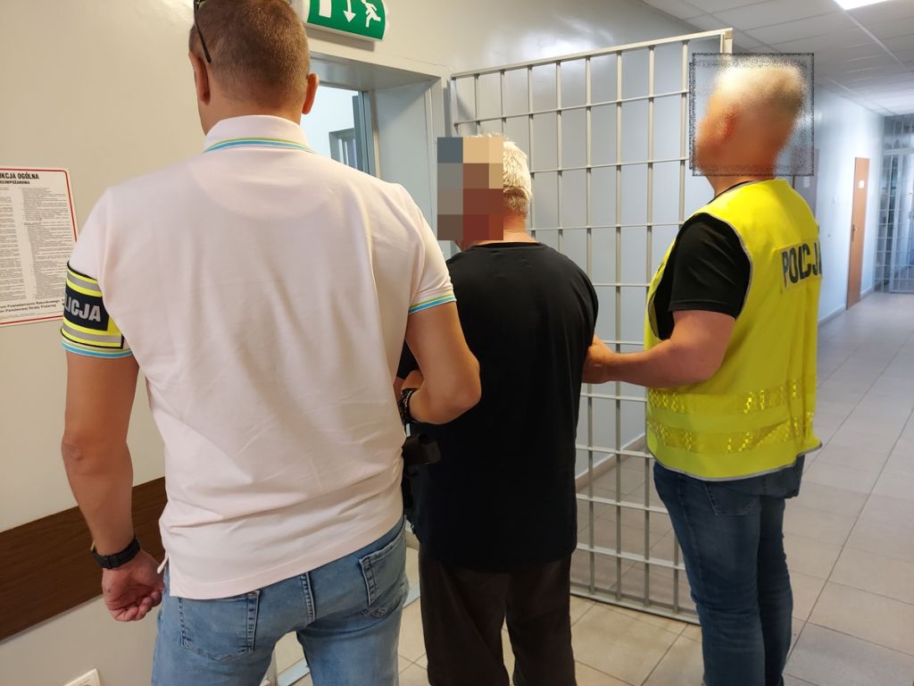 nielegalne posiadanie broni, broń, kłusownictwo, nielegalna produkcja alkoholu