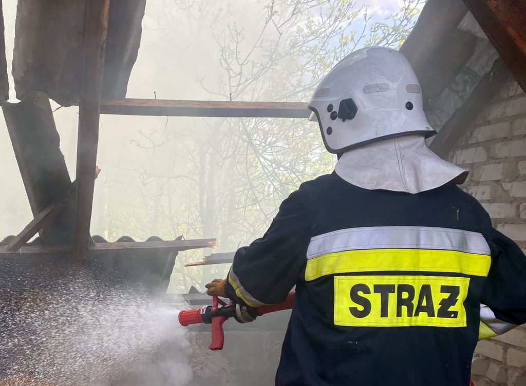 pożar, magazyn zboża, ładowarka, zwarcie instalacji