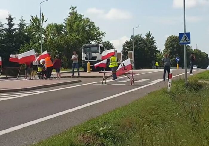 protest rolników, blokada, droga, droga krajowa