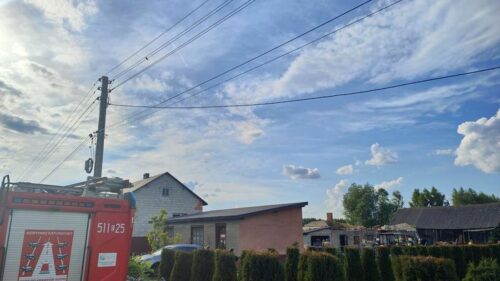 gospodarstwo, wypadek, rozbiórka dachu, budynek gospodarczy