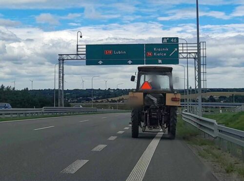 ciągnik, traktorzysta, droga ekspresowa, ekspresówka