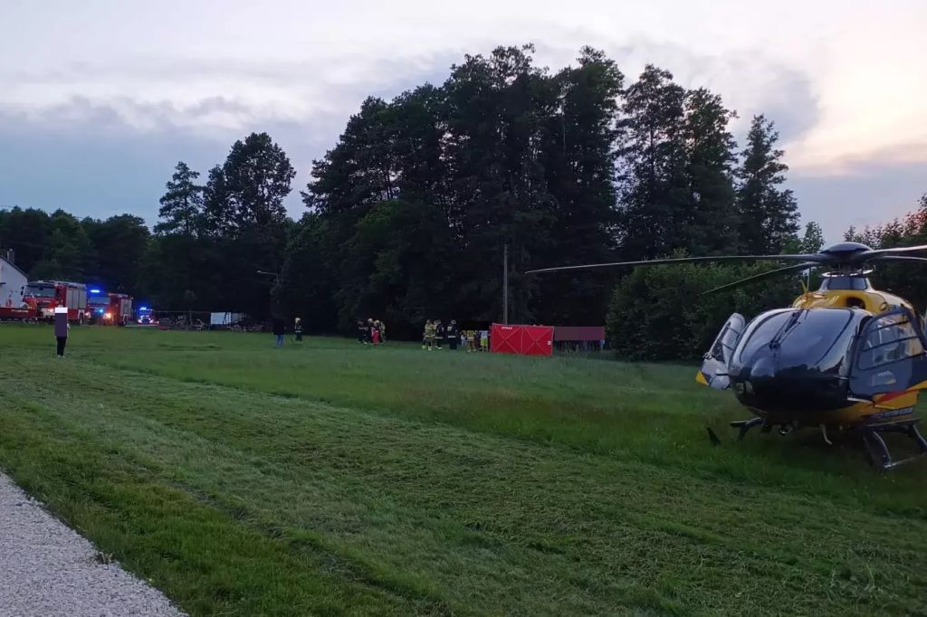 wypadek, staw, ciągnik w stawie, przygniecenie, śmierć traktorzysty