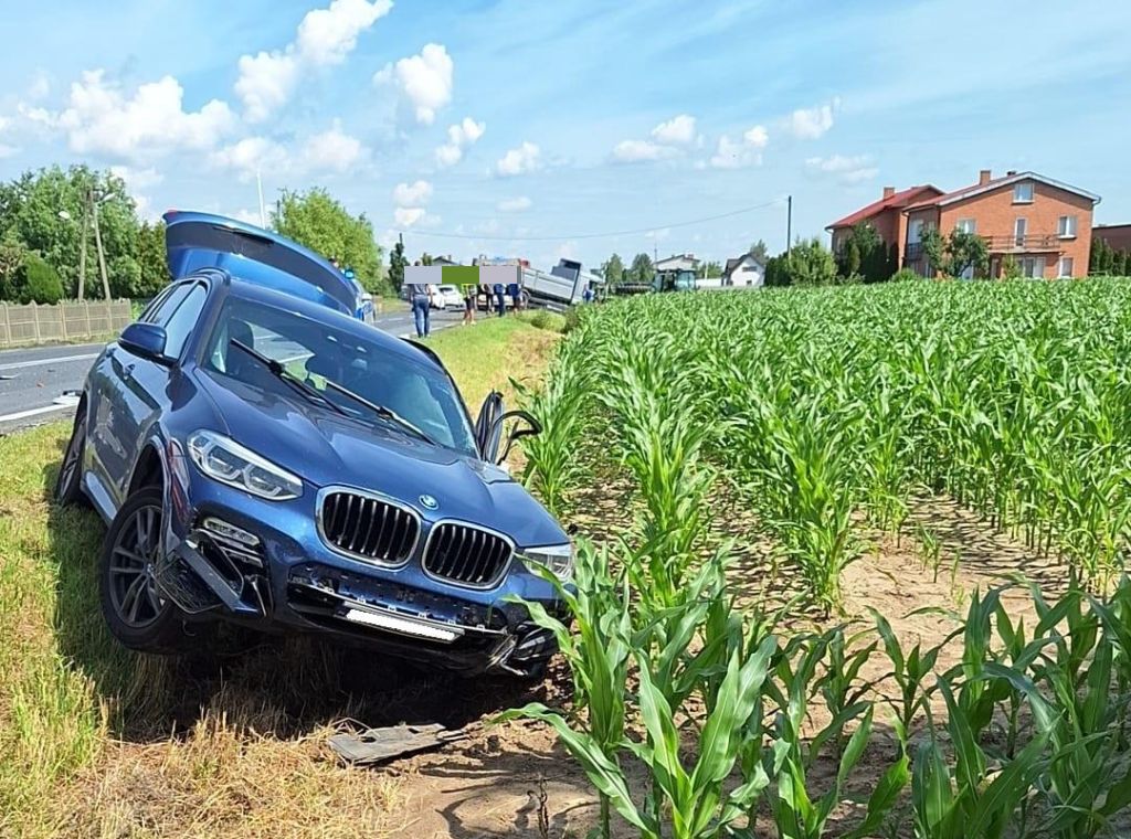 zderzenie, ciągnik, auto, ciężarówka