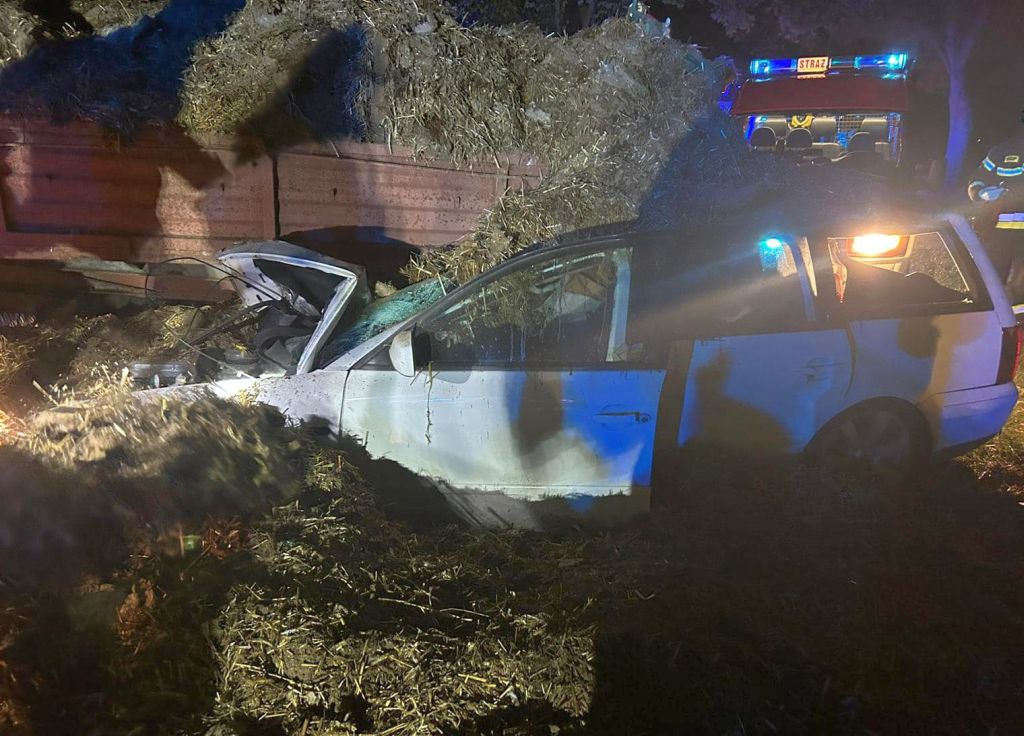 zderzenie, ciągnik, przyczepa, auto, ranny kierowca