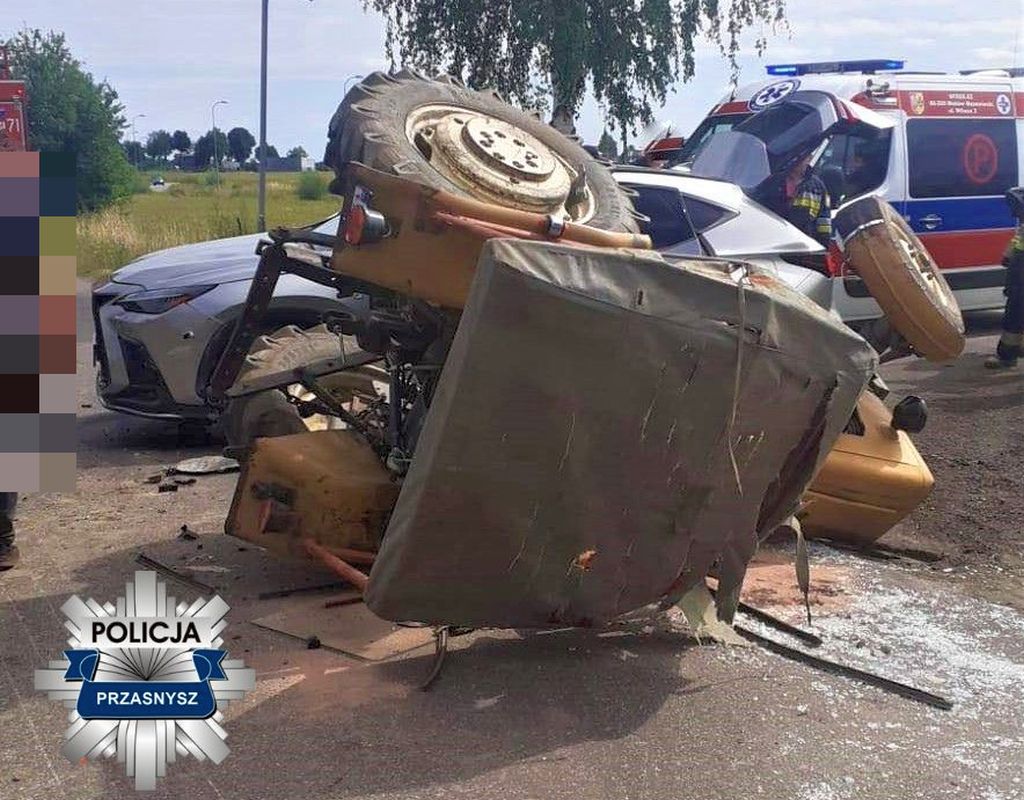 wypadek, zdarzenie drogowe, zderzenie, ciągnik