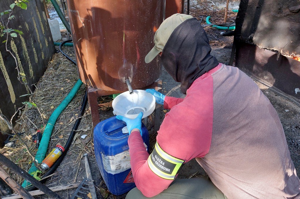 podlaska kas, bimbrownia, leśna bimbrownia, produkcja alkoholu