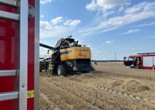 pożar, kombajn, pożar kombajnu, pożar silnika