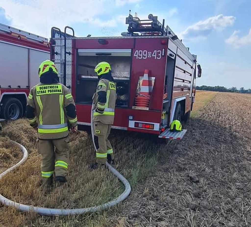 pożar, kombajn, pożar kombajnu, pożar silnika