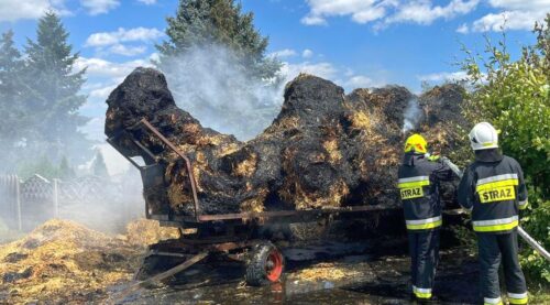 pożar, przyczepa, słoma, baloty