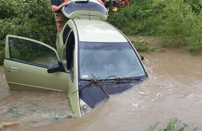 potok, nurt, auto, bród, śmierć mężczyzny