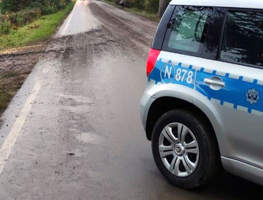 rolnik, traktorzysta, zanieczyszczenie jezdni, obornik
