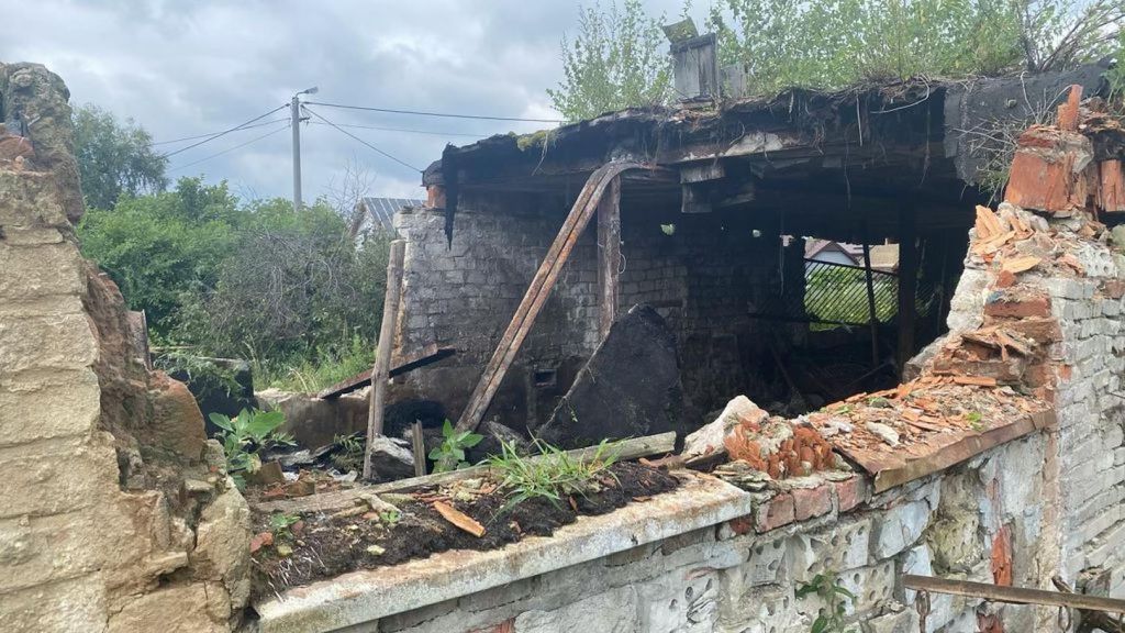 budynek gospodarczy, wypadek, zawalony budynek, śmierć mężczyzny
