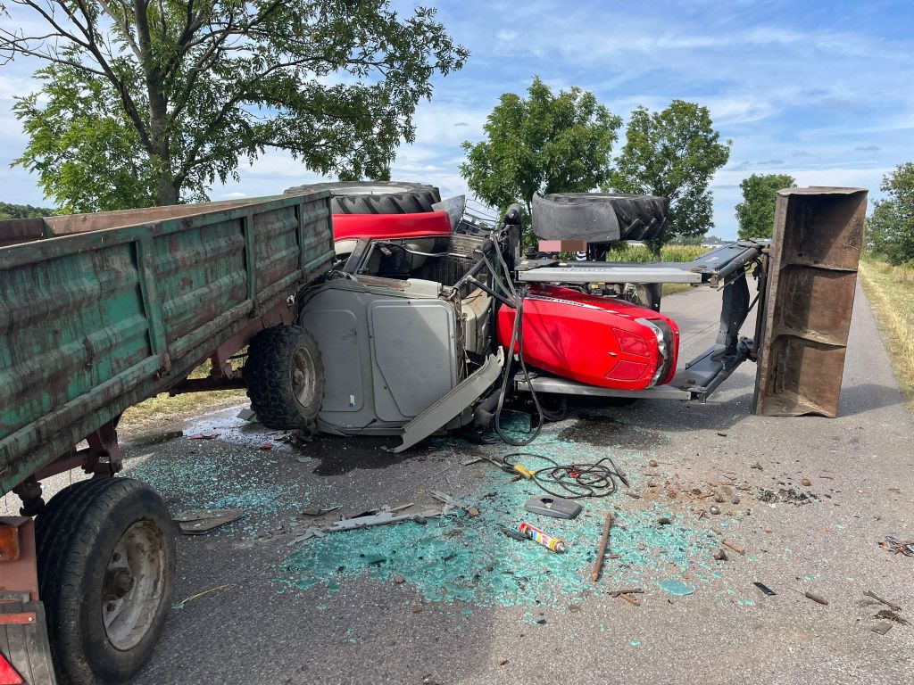 wypadek, zderzenie, ciągnik, auto