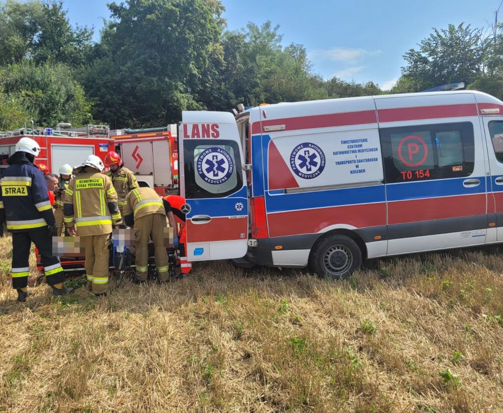 wypadek, wywrócony ciągnik, ranny traktorzysta, kp psp sandomierz