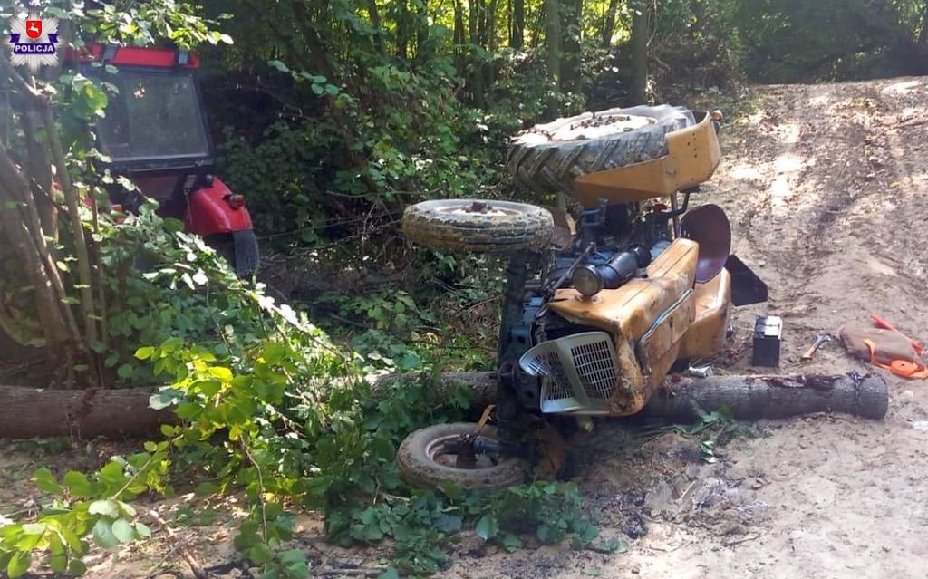wypadek, prace leśne, wywrócony ciągnik, przygniecenie, śmierć traktorzysty