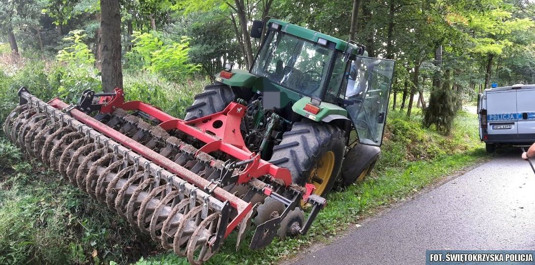 ciągnik, ciągnik w rowie, pijany traktorzysta, zabezpieczony ciągnik