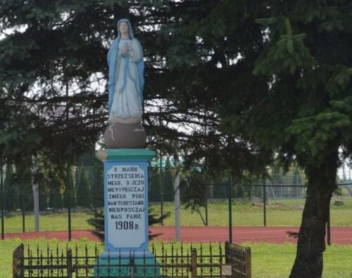 resort finansów, podatek od nieruchomości, podatek, kapliczki, figurki