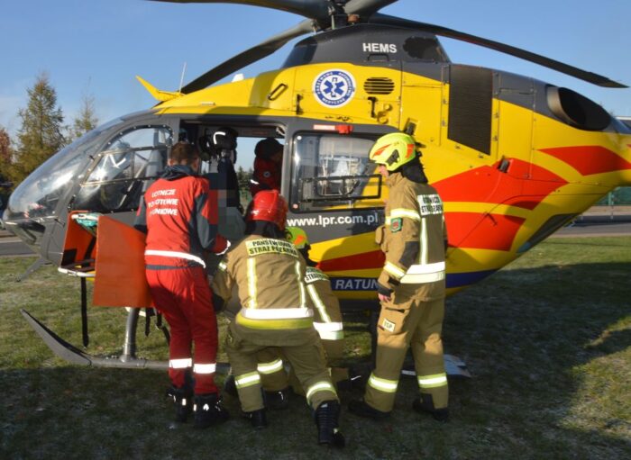 wypadek, byk, przygniecenie, ranny mężczyzna