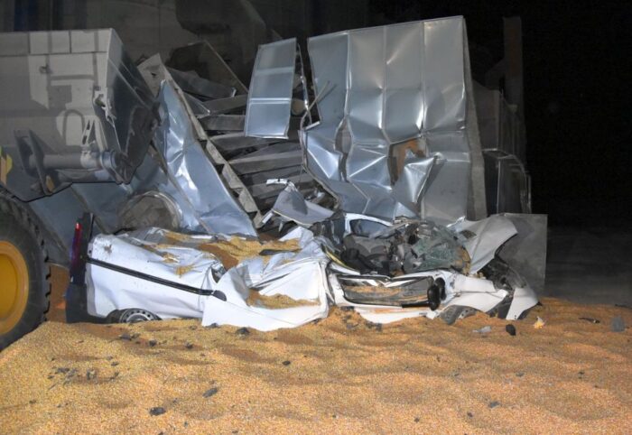 wypadek, silos, kukurydza, wywrócony silos, śmierć mężczyzny