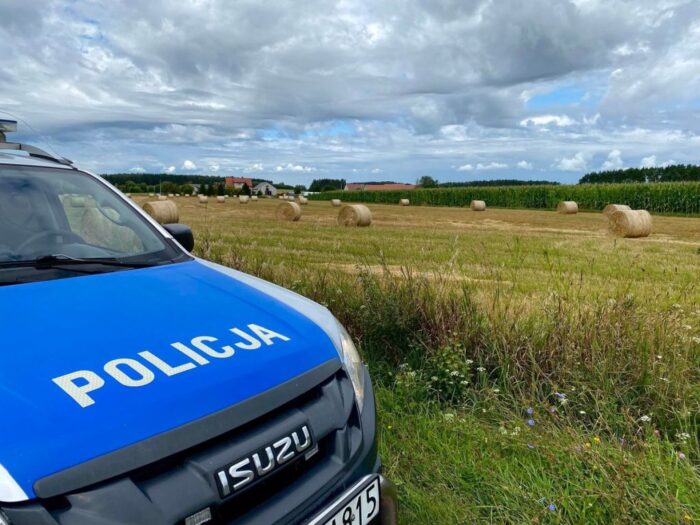 prace rolnicze, wypadek, upadek, bela siana