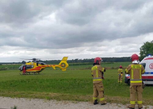 zbiór kukurydzy, pole, wypadek, kombajn, ranny mężczyzna