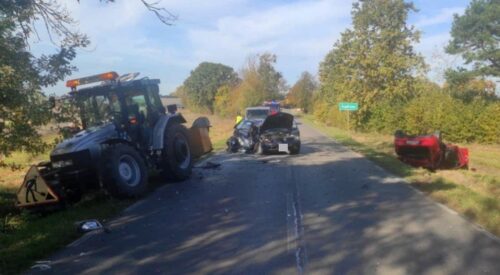 zdarzenie drogowe, zderzenie, ciągnik, auta
