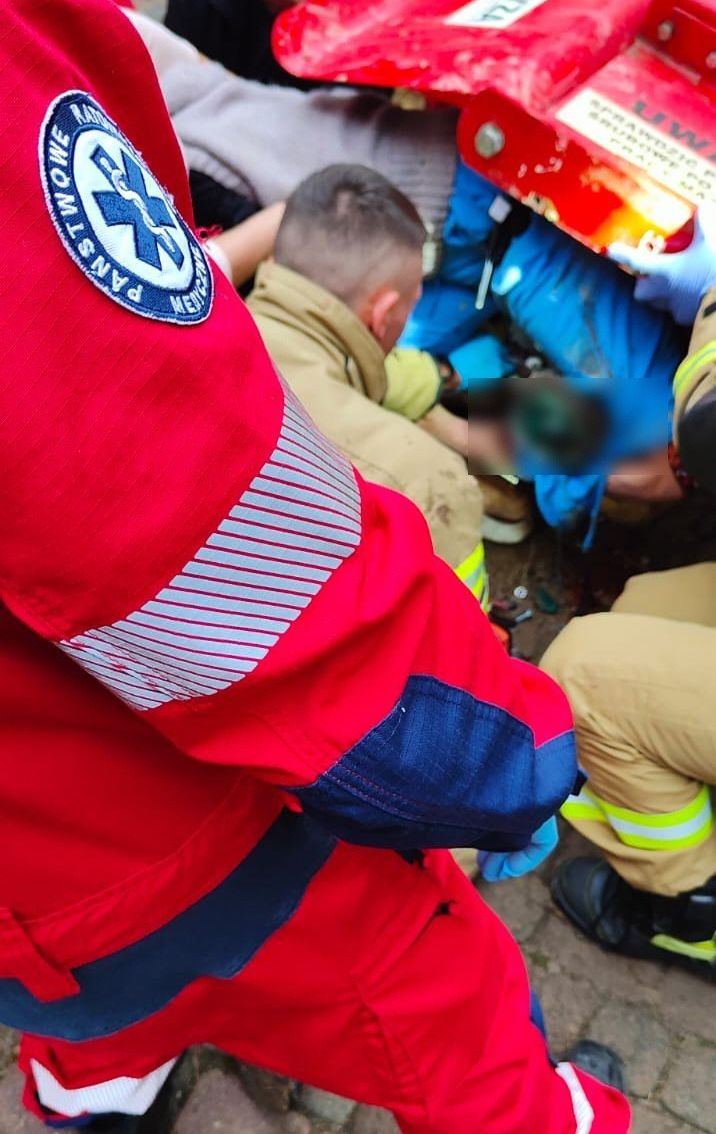 mycie maszyn, glebogryzarka, ciągnik, wypadek