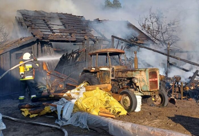 pożar, gospodarstwo, budynek gospodarczy, dom, maszyny