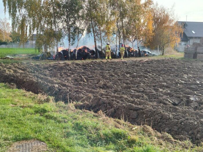 pożar, baloty słomy, podpalenie, podpalacz