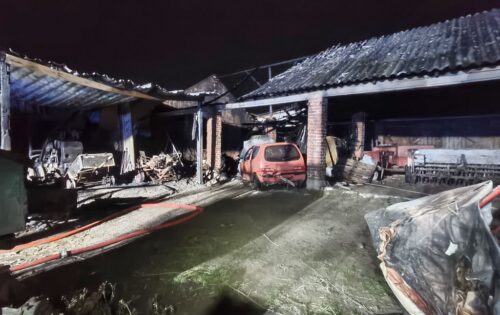 pożar, gospodarstwo, budynek gospodarczy, wiata, sprzęt rolniczy