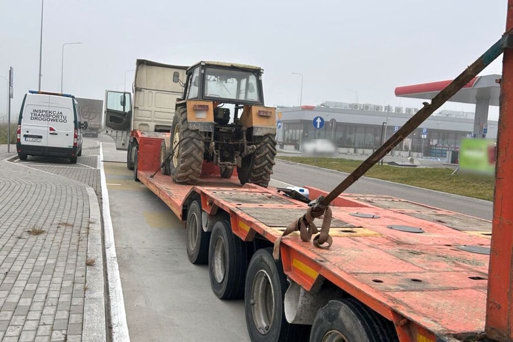 witd lublin, ciężarówka, przewóz ciągnika, ciągnik rolniczy
