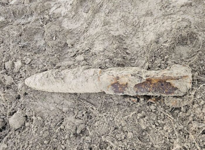 niewybuch, pole, las, bomba lotnicza