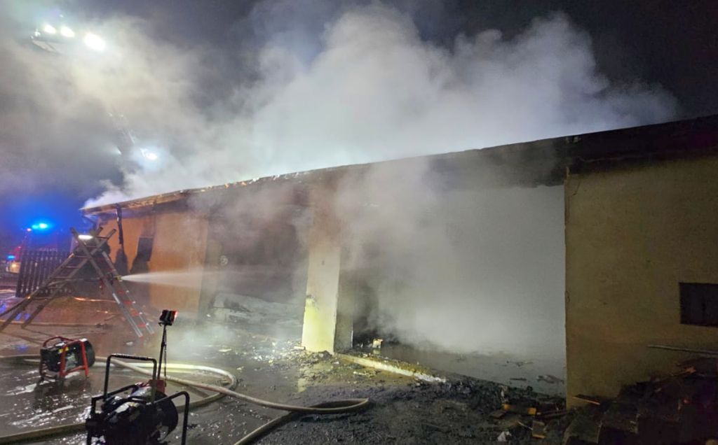 pożar, budynek gospodarczy, akcja gaśnicza, straty