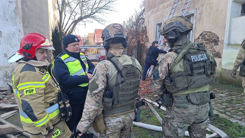 pożar, gospodarstwo, strzelanina, śmierć mężczyzn
