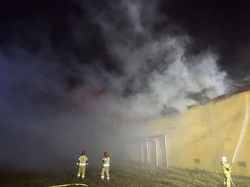 pożar, zakład mięsny, akcja gaśnicza, straty