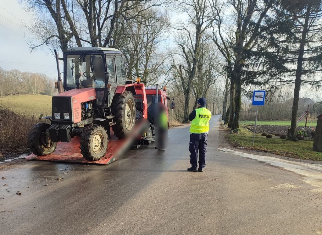pijany traktorzysta, kontrola drogowa, pijany kierowca, zajęcie ciągnika