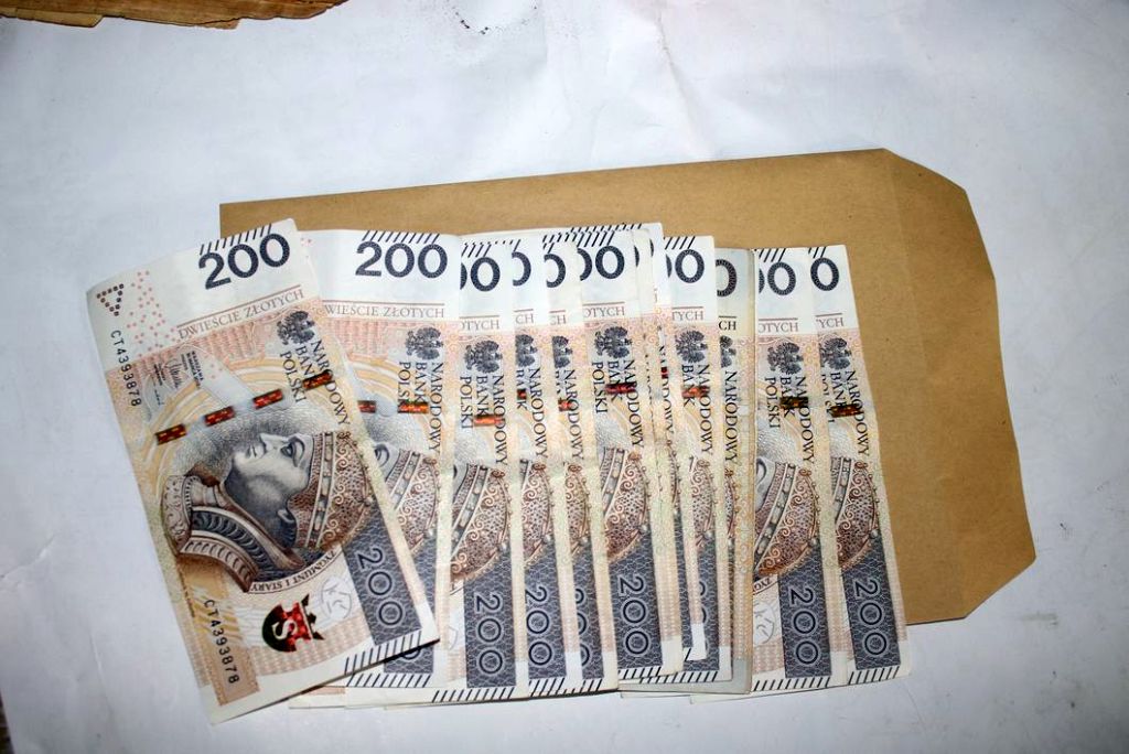 kradzież, magazyn zbożowo-nawozowy, kradzież pieniędzy, zatrzymanie