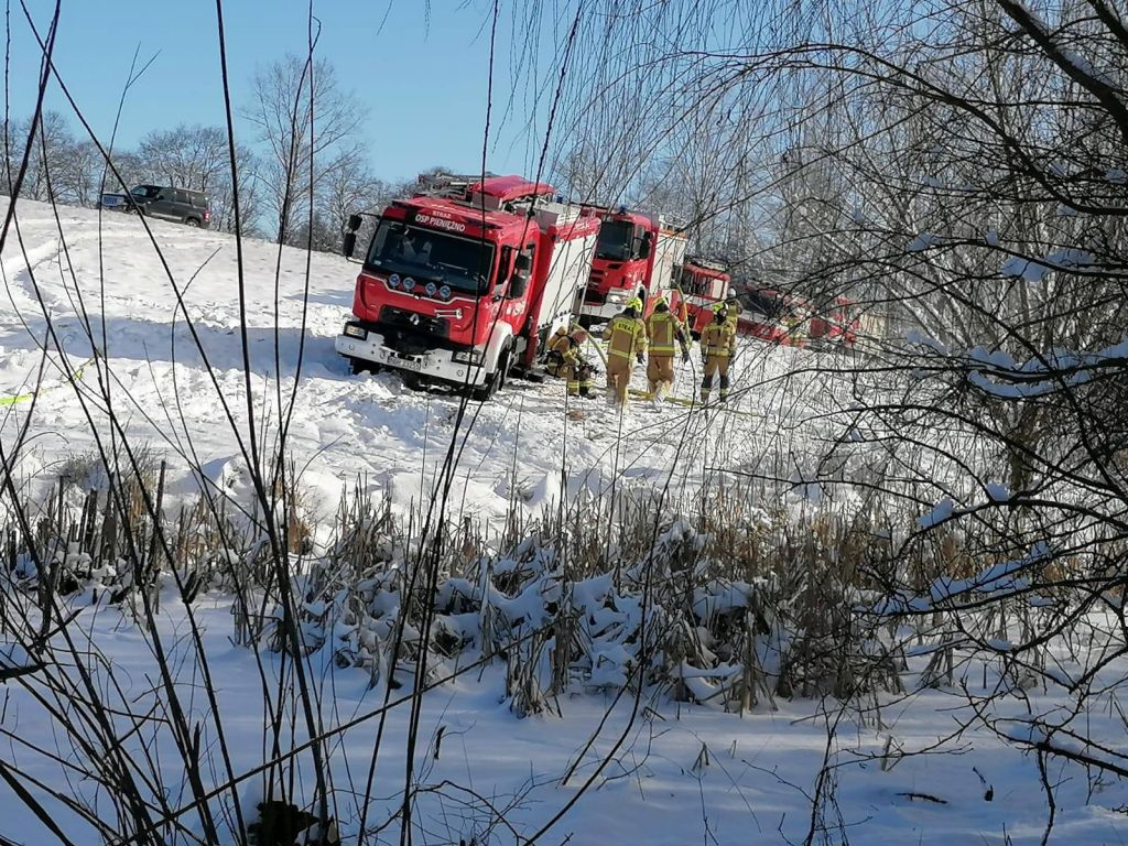 akcja gaśnicza, pożar, gospodarstwo, budynek gospodarczy