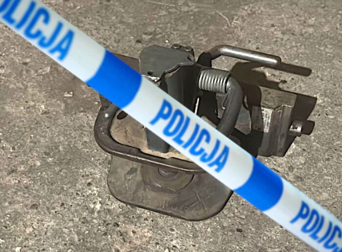 kradzież, część do ciągnika, zaczep ciągnika, sąsiad