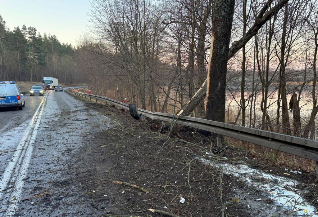 zderzenie, ciężarówka, mleko, awaria opony