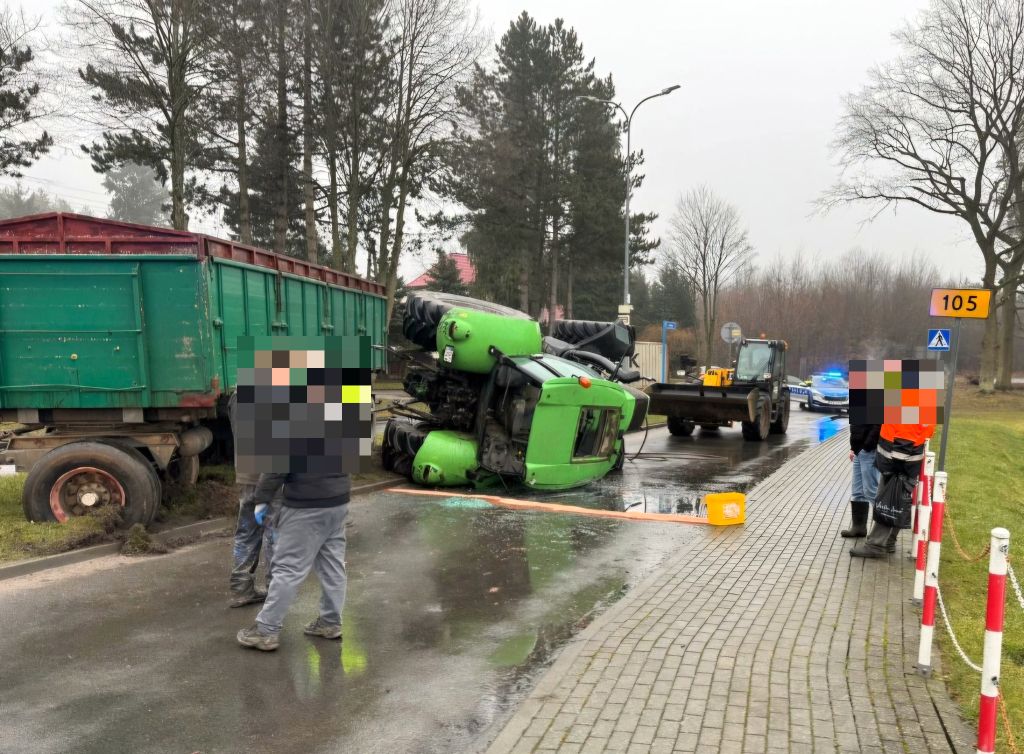 wywrócony ciągnik, kolizja, pijany traktorzysta, pijany kierowca