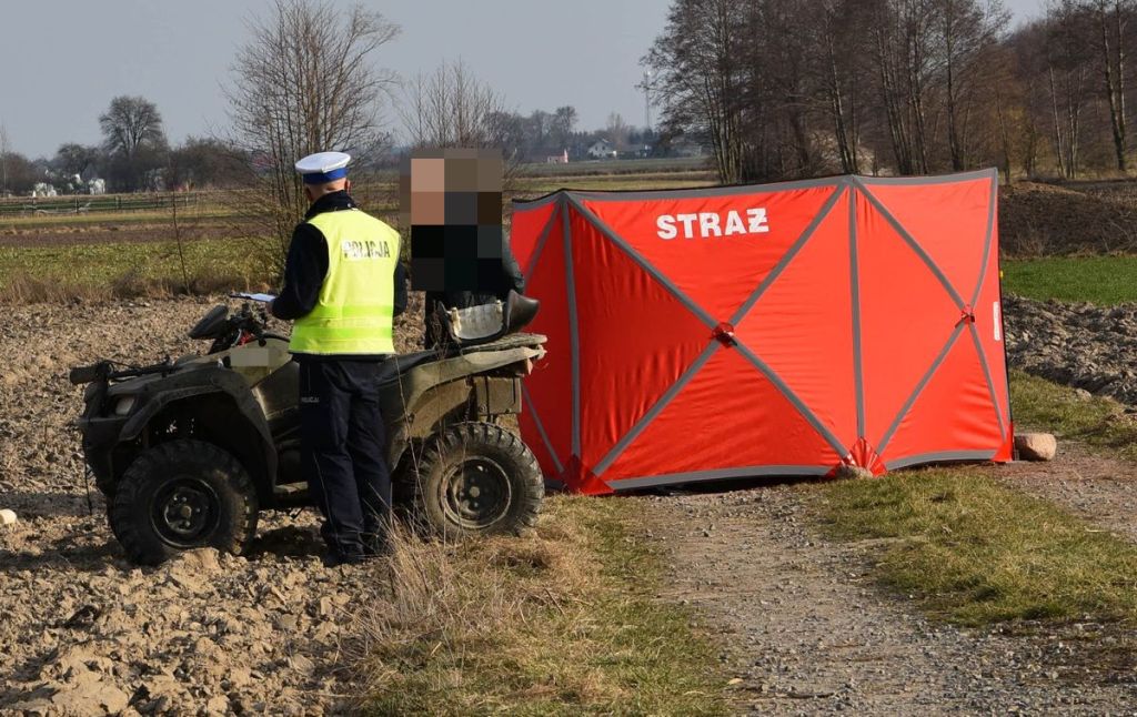 zdarzenie drogowe, quad, droga polna, wywrócony quad
