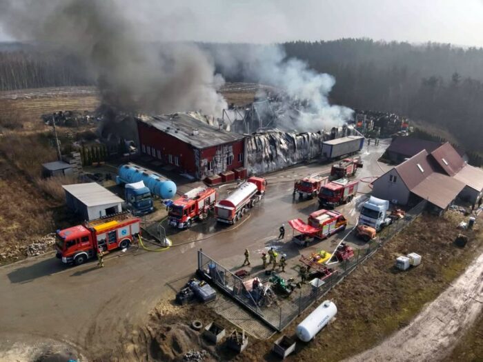 pożar, fabryka, owoce, warzywa