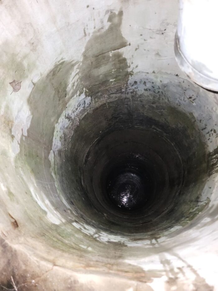 wypadek, studnia, mężczyzna w studni, przydomowa studnia