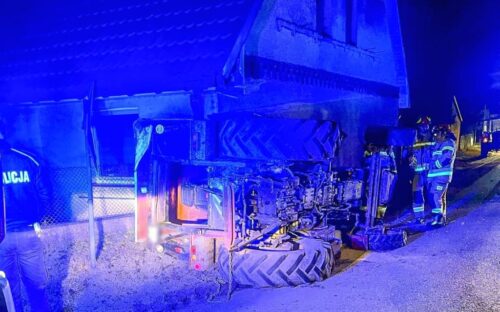 kolizja, ciągnik, dom, pijany traktorzysta