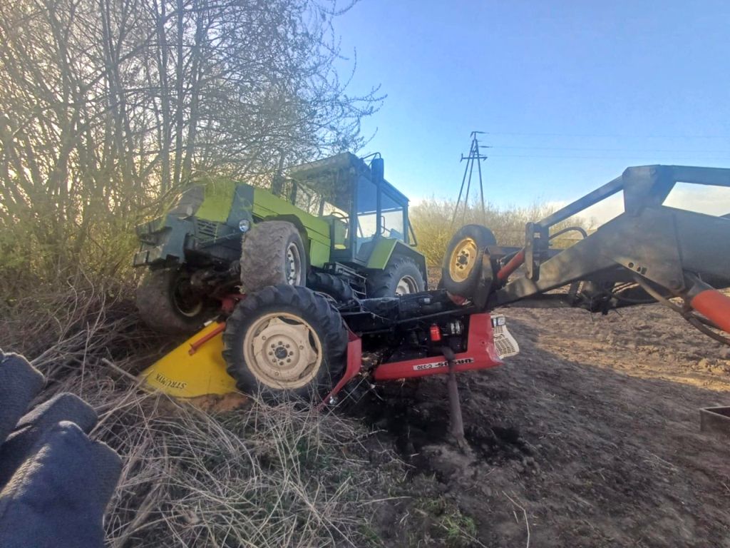 wypadek, zderzenie, ciągniki, zderzenie ciągników
