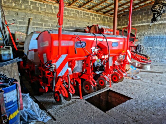 maszyny rolnicze, przywłaszczenie maszyn, siewniki, pług