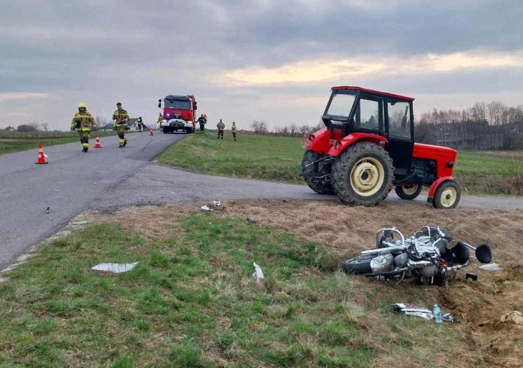 wypadek, ciągnik, motocyklista, ranni