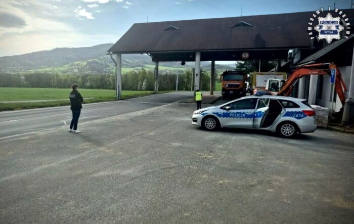 pryszczyca, policja, służby, kontrole