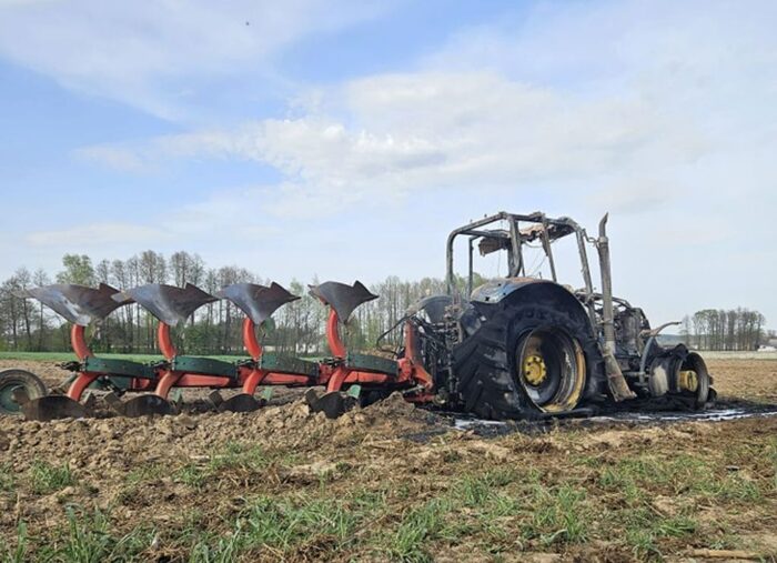 pożar ciągnika, śmierć mężczyzny, traktorzysta, zwłoki